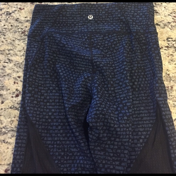 Lululemon deep breath crop - Picture 9 of 13